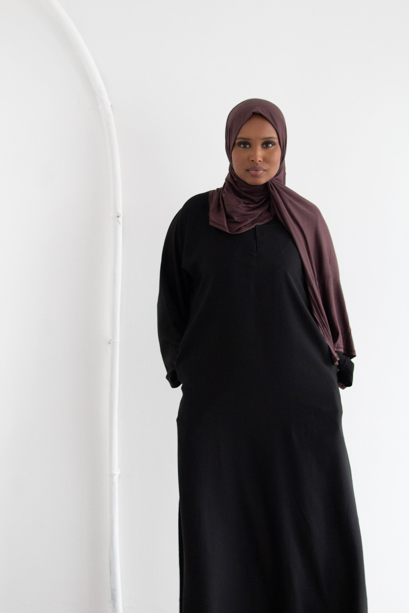 Classic Black Closed Abaya - HAWAA Clothing UK