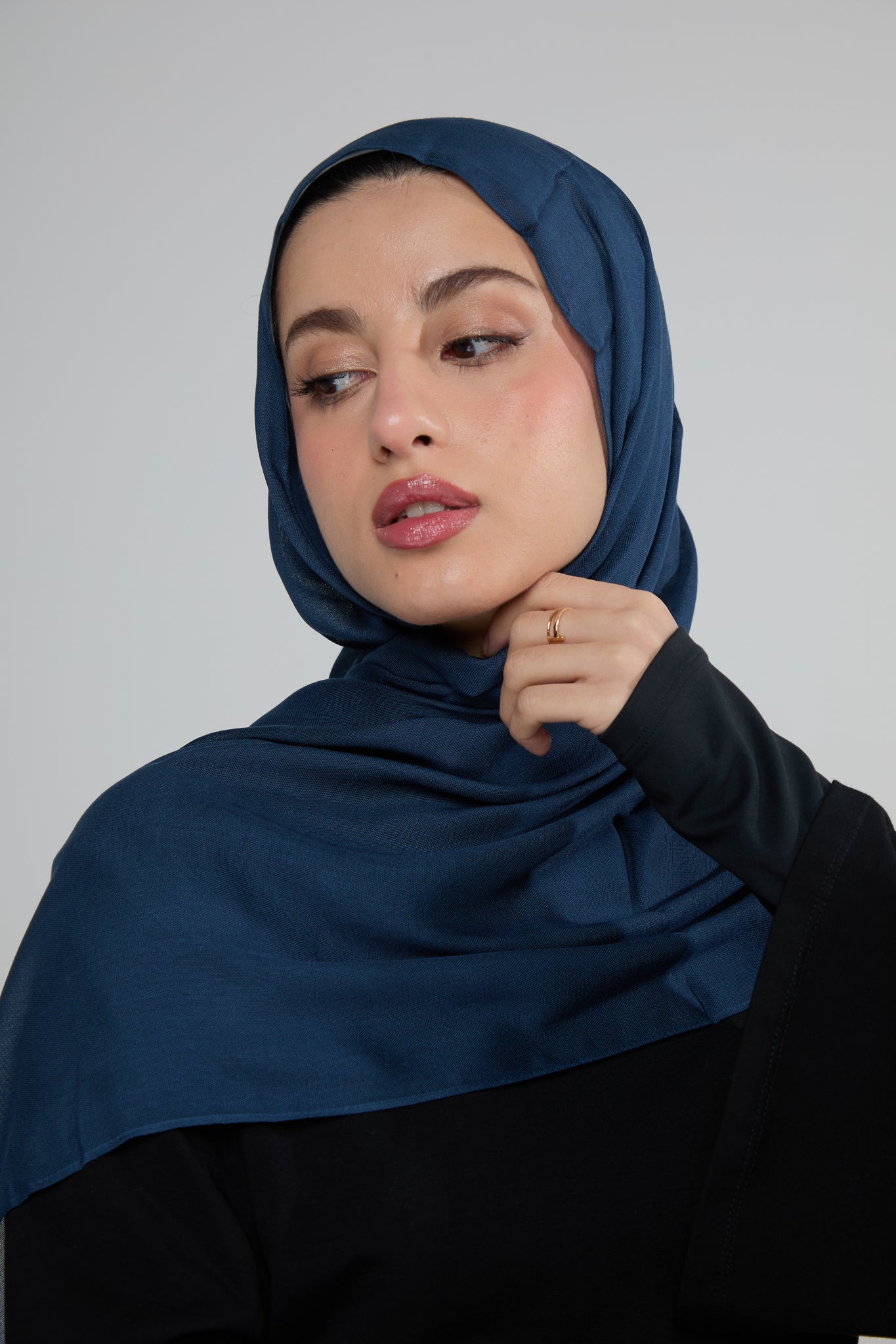 Navy Modal Hijab