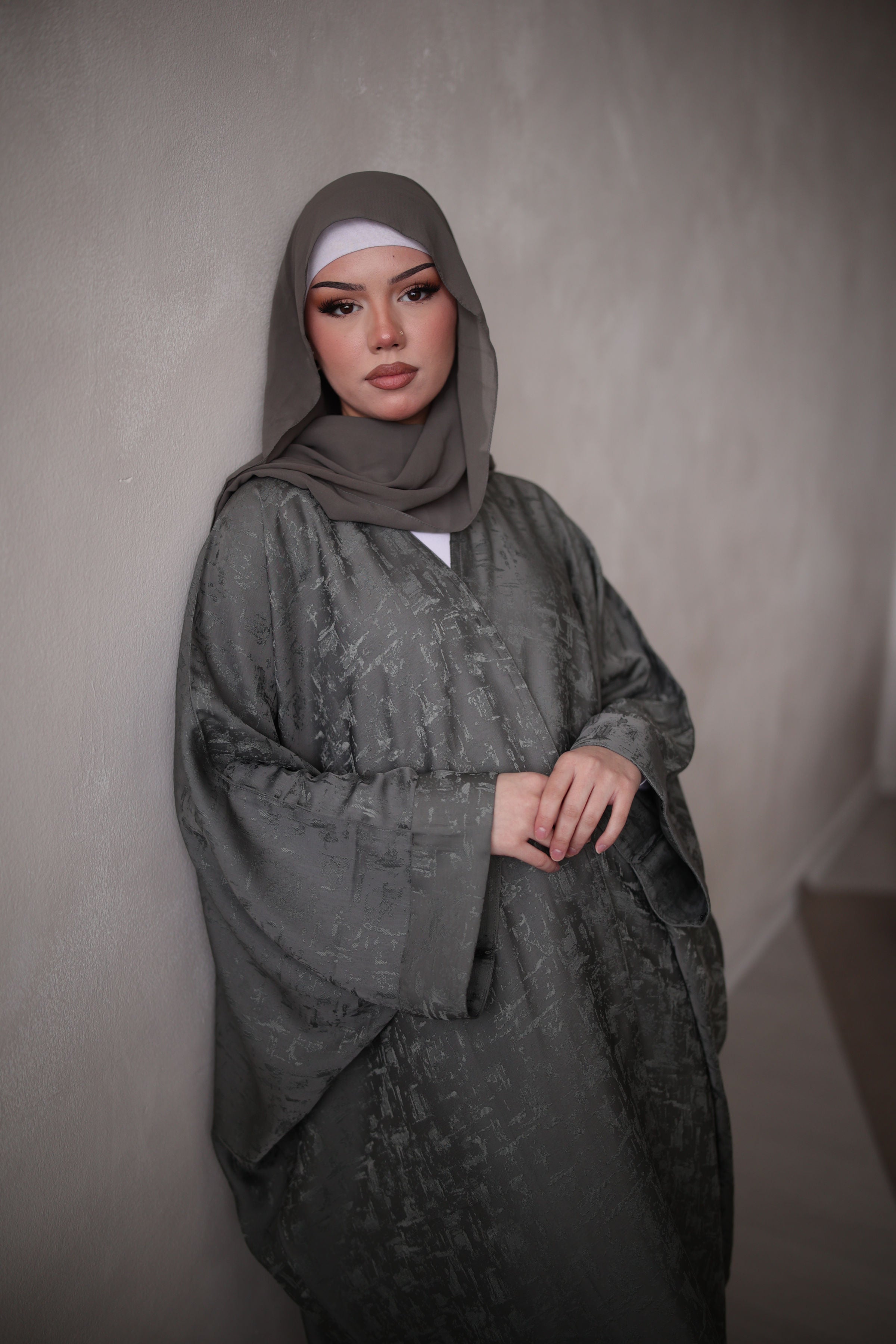 Jacquard Luxé Wrap Abaya - HAWAA Clothing