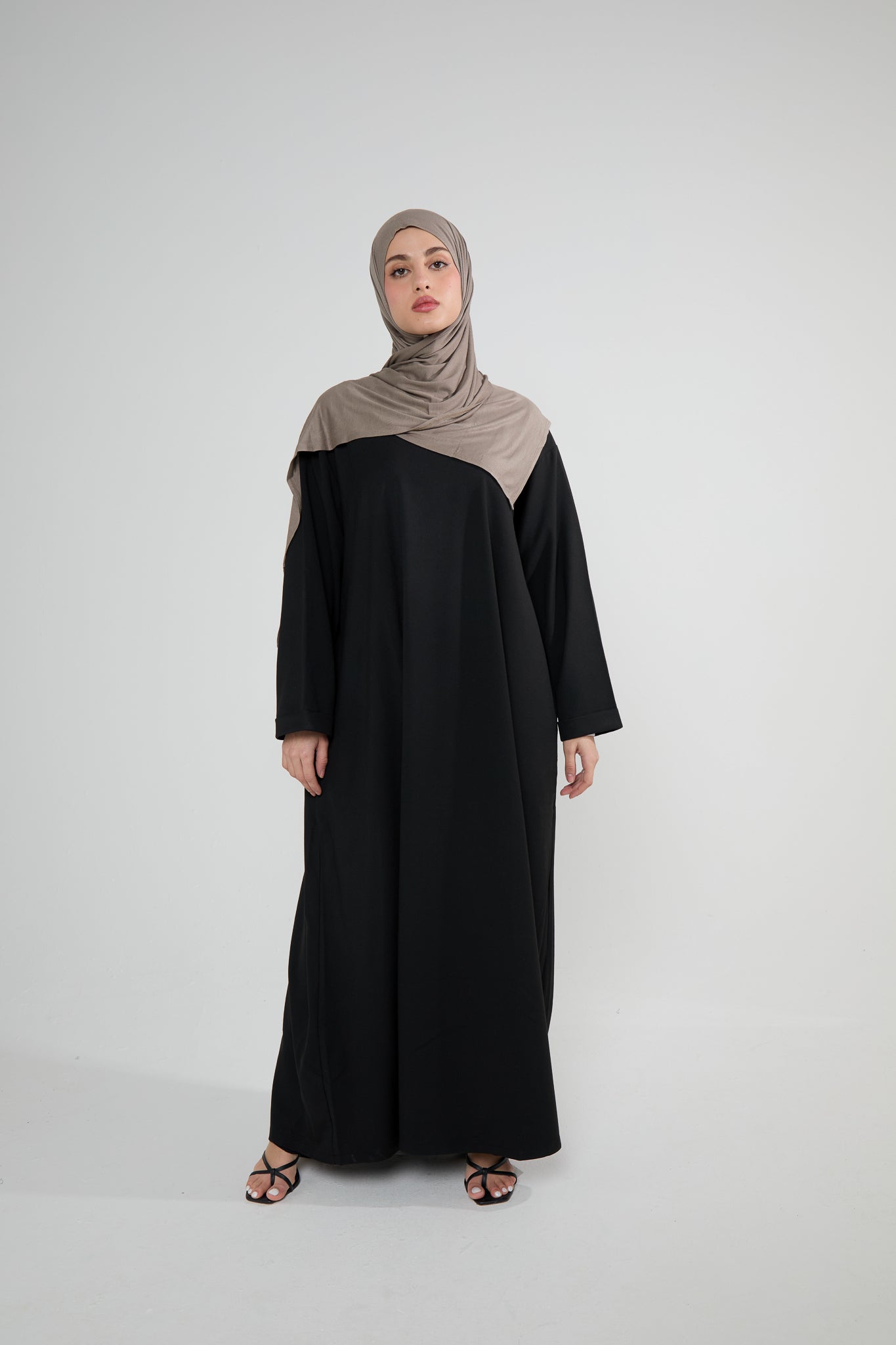 Black HAWAA Closed Abaya