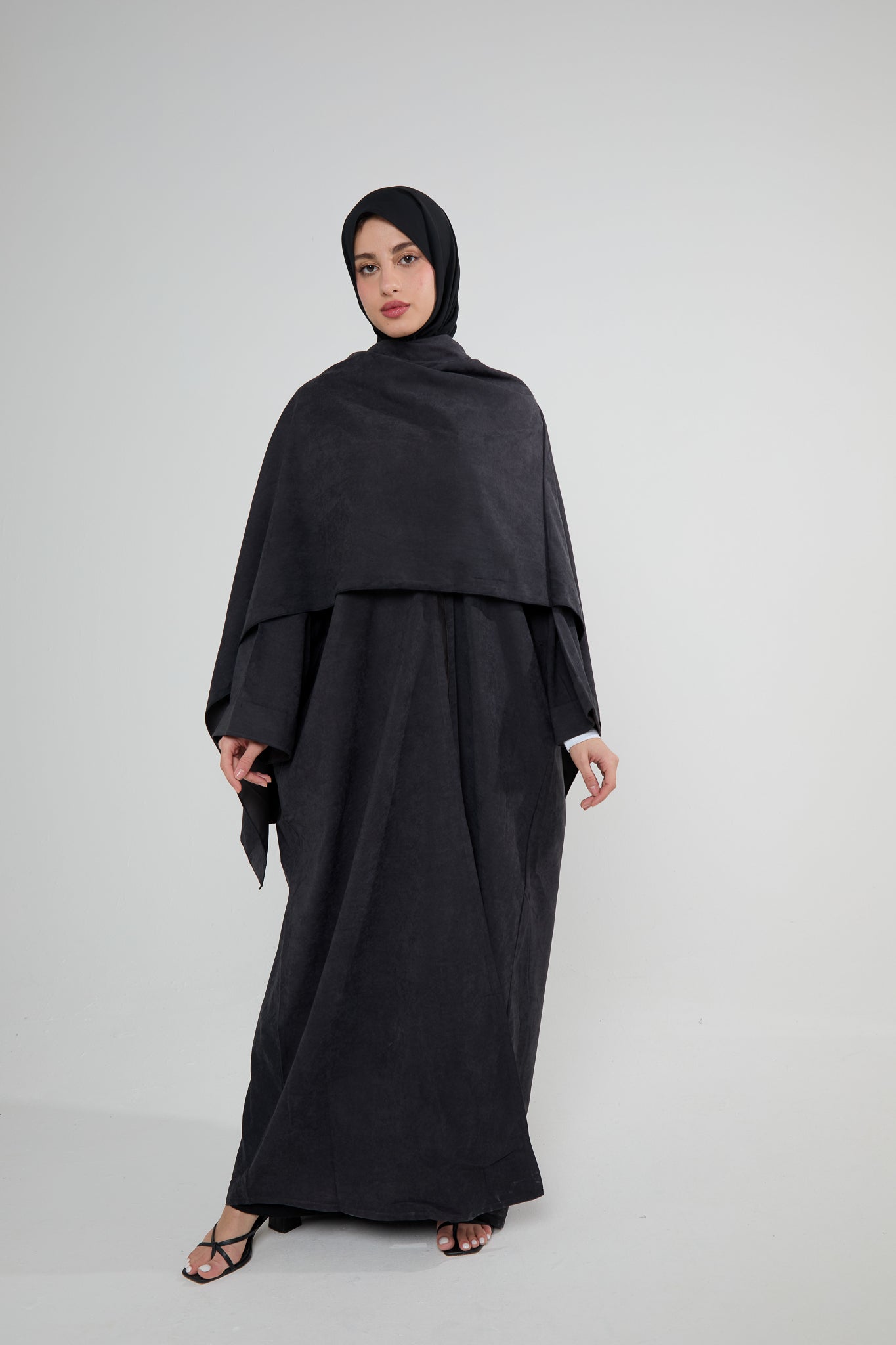 Pluto Scarf Open Abaya